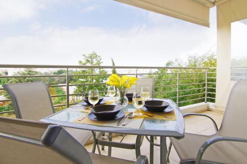 Паралимни: Mythicals Ground floor with garden 2 bed apartment
