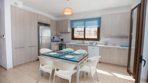 Протарас: Oceanview Villa 445