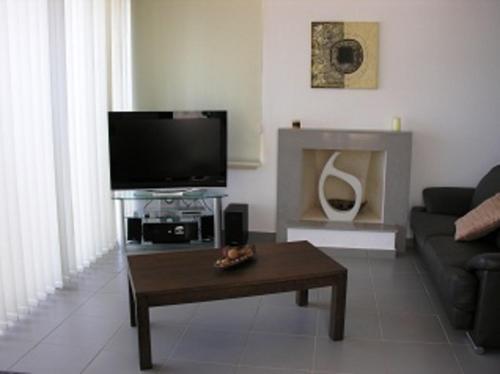 Полис Хрисохус: Imagine Your Family Renting a Luxury Holiday Villa Close to Latchi s Main Attractions Latchi Villa 1264