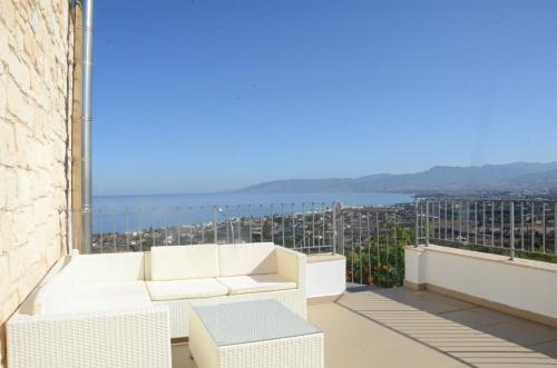 Полис Хрисохус: Imagine Your Family Renting a Luxury Holiday Villa Close to Latchi s Main Attractions Latchi Villa 1264