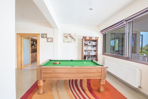 Паралимни: Rent Your Dream Holiday Villa in Paralimni And Look Forward To Relaxing Beside Your Private Pool, Paralimni Villa 1232