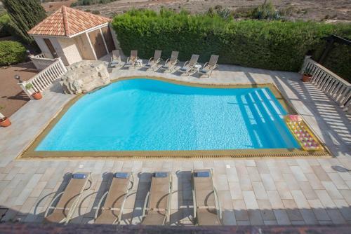 Паралимни: Rent Your Dream Holiday Villa in Paralimni And Look Forward To Relaxing Beside Your Private Pool, Paralimni Villa 1232