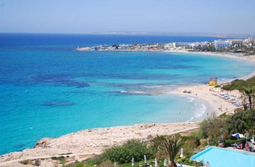 Паралимни: Rent Your Dream Holiday Villa in Paralimni And Look Forward To Relaxing Beside Your Private Pool, Paralimni Villa 1232