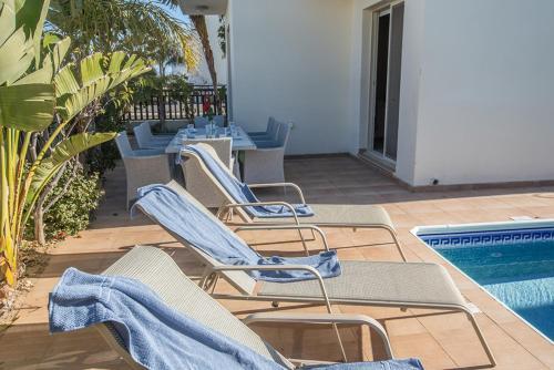 Паралимни: The Ultimate 5 Star Holiday Villa in Paralimni with Private Pool And Close To the Beach, Paralimni Villa 1317