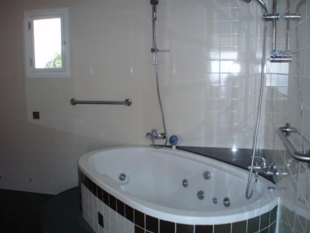 Пейя: Sun Set Suite Villa