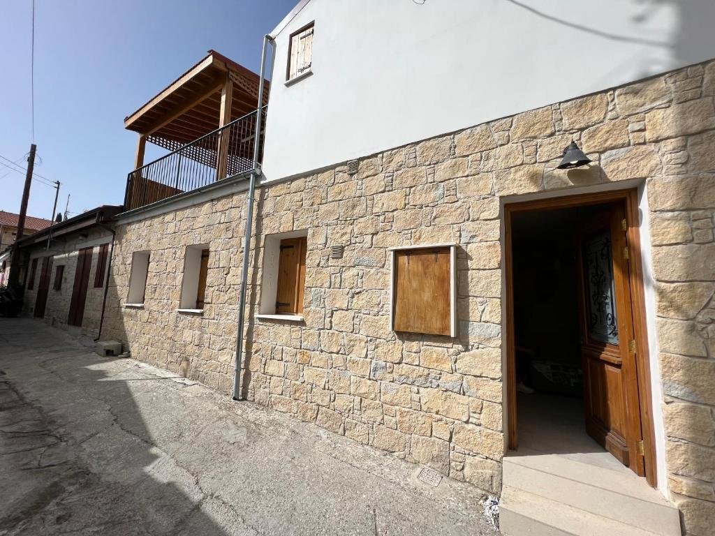 Какопетрия: Eftis - Renovated Traditional House