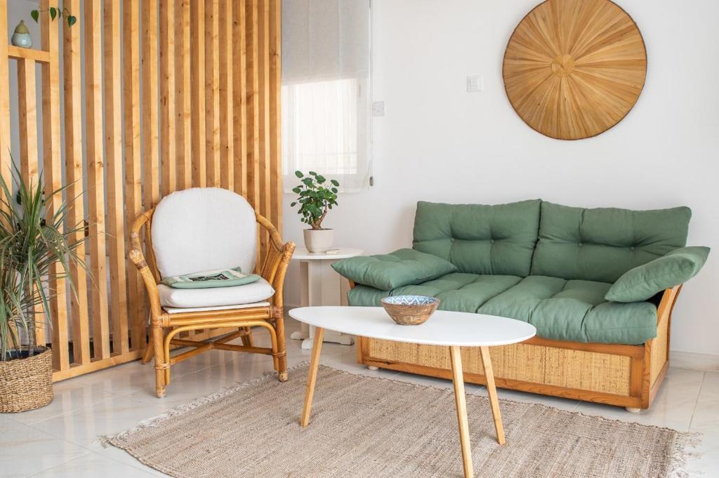 Писсури: Pissouri bay studio