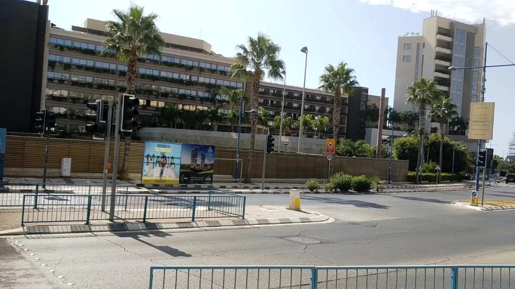 FANTASTIC 1 BED APARTMENT BY THE SEA OPPOSITE 4 SEASONS Limassol — фото 1