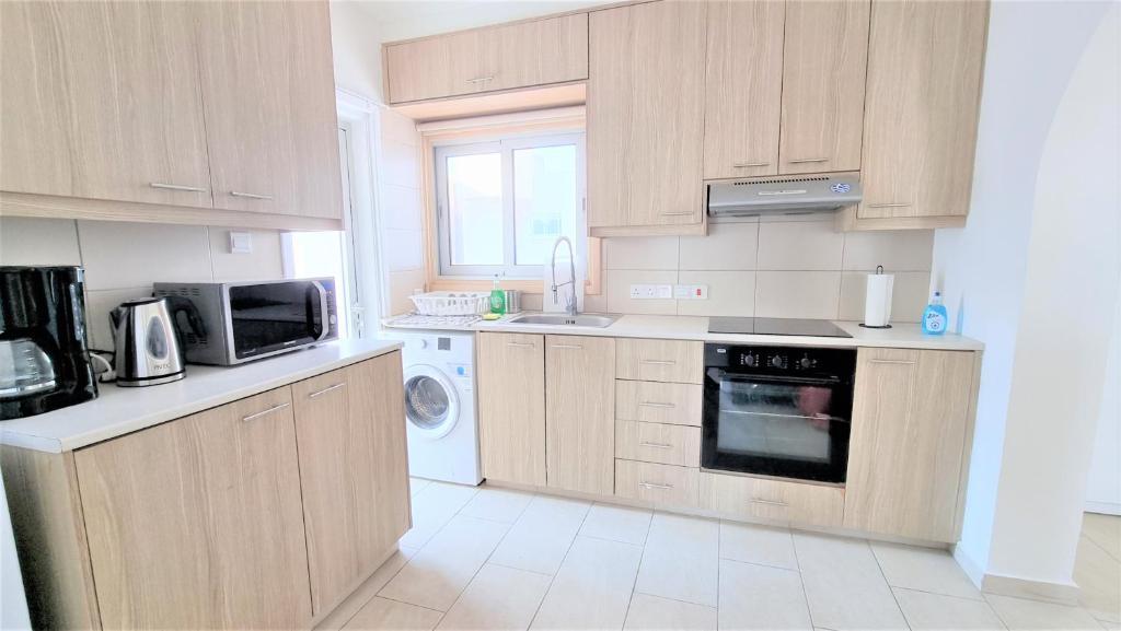 Ларнака: Spacious Lightflooded 2br Apt / Near Center & Harbour