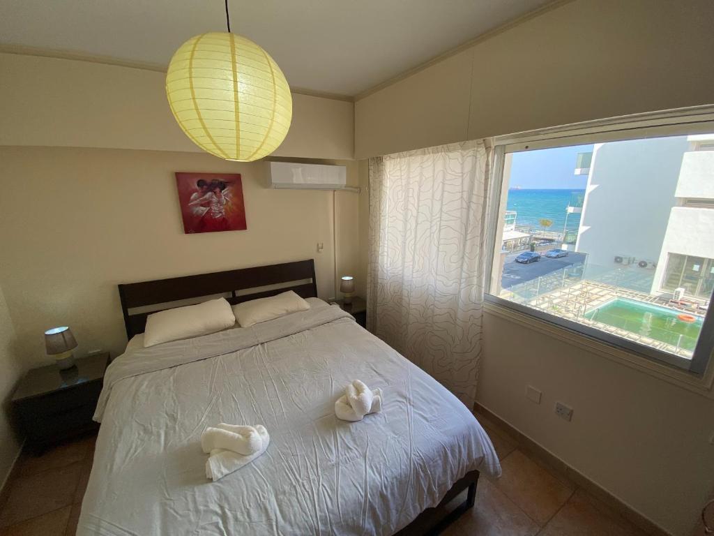 Ларнака: Central, by sea, seaview, renovated 1 bedroom flat