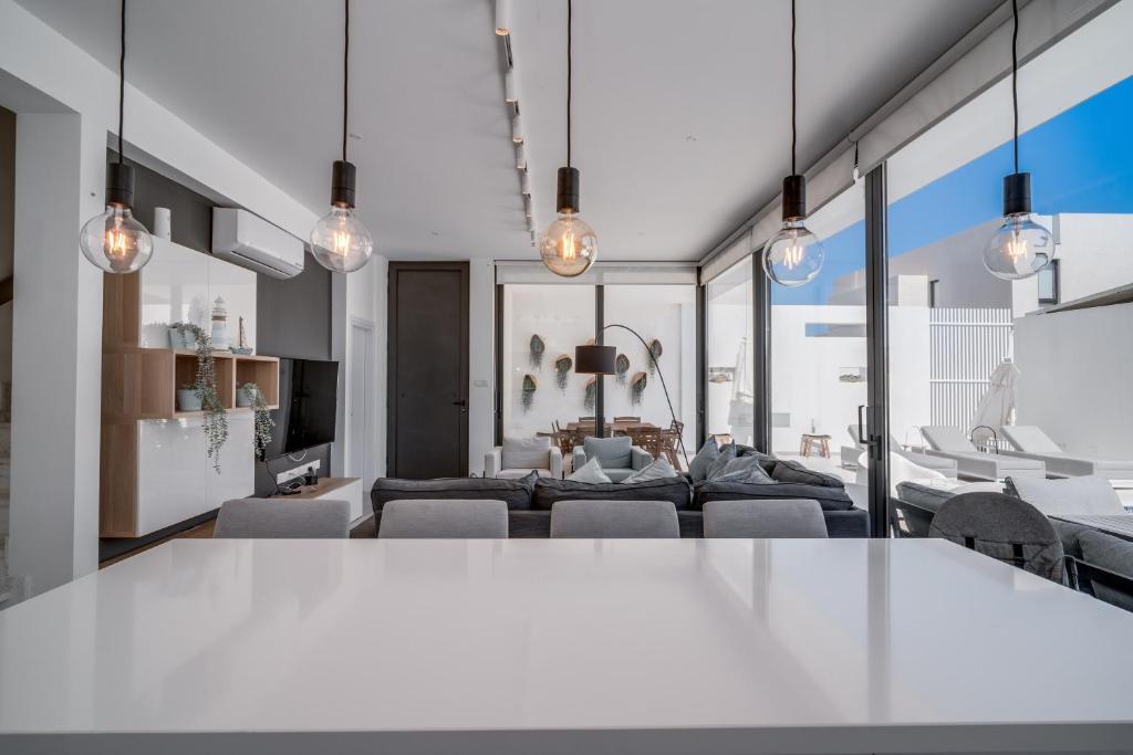 Протарас: SunnyVillas: 3BR New Villa☆Private Pool in Pernera - White Swan