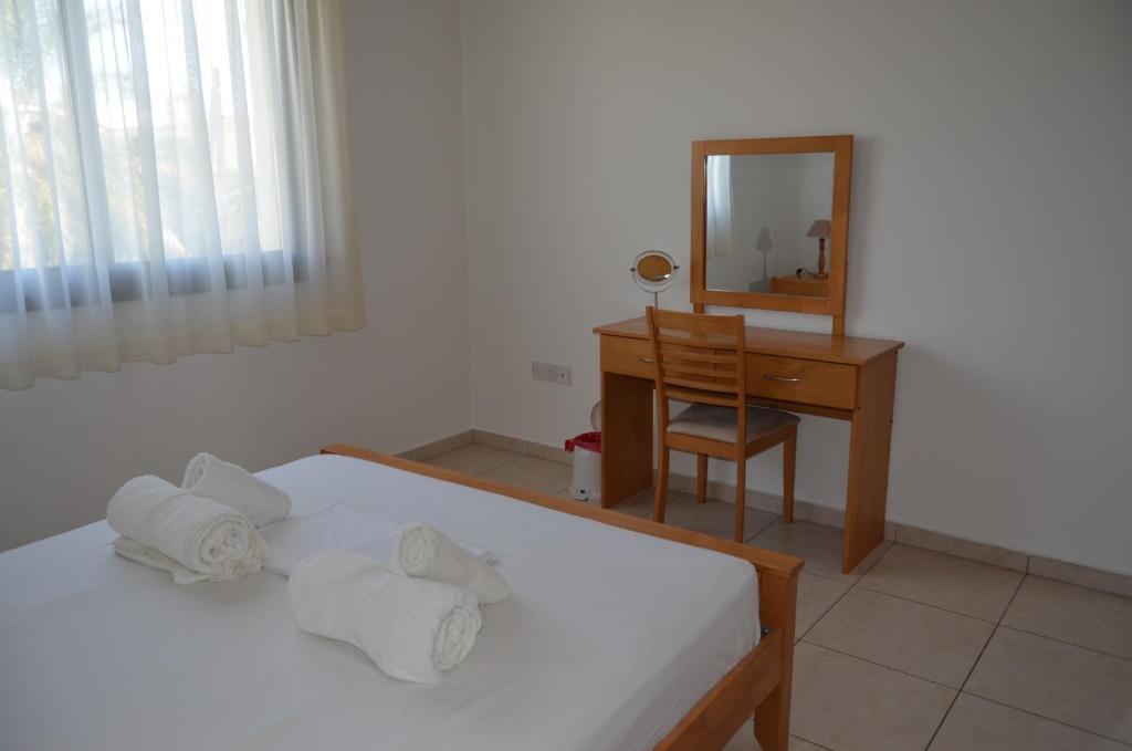 Пафос: Faros Beach Apartment A102
