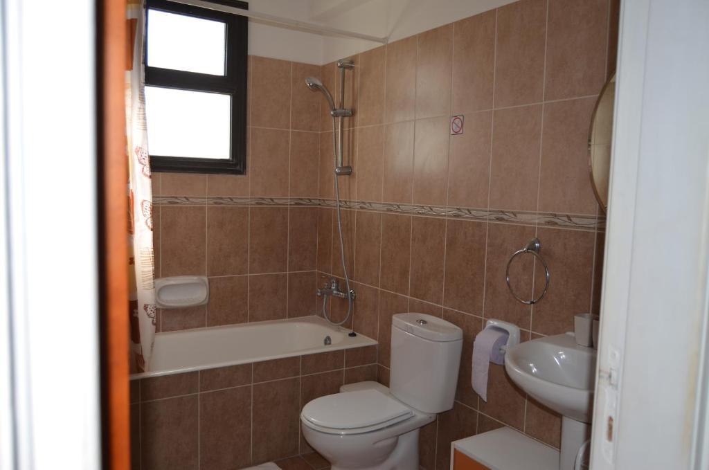 Пафос: Faros Beach Apartment A102