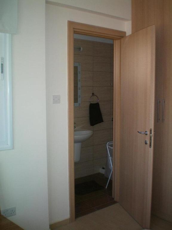 104 Excellent 2 bed apartment with pool view, AC & gym! — фото 3