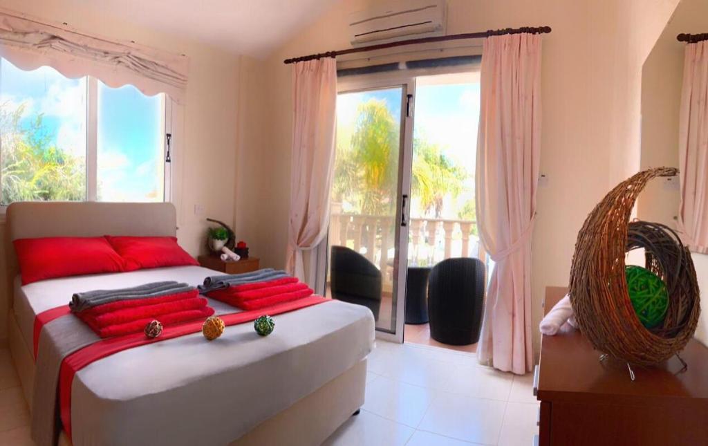 Айя-Напа: Beach Villa Roula 4 Bedroom in Ayia Napa
