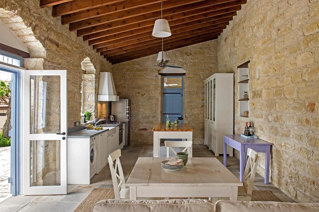 Какопетрия: Villa Avgoustis