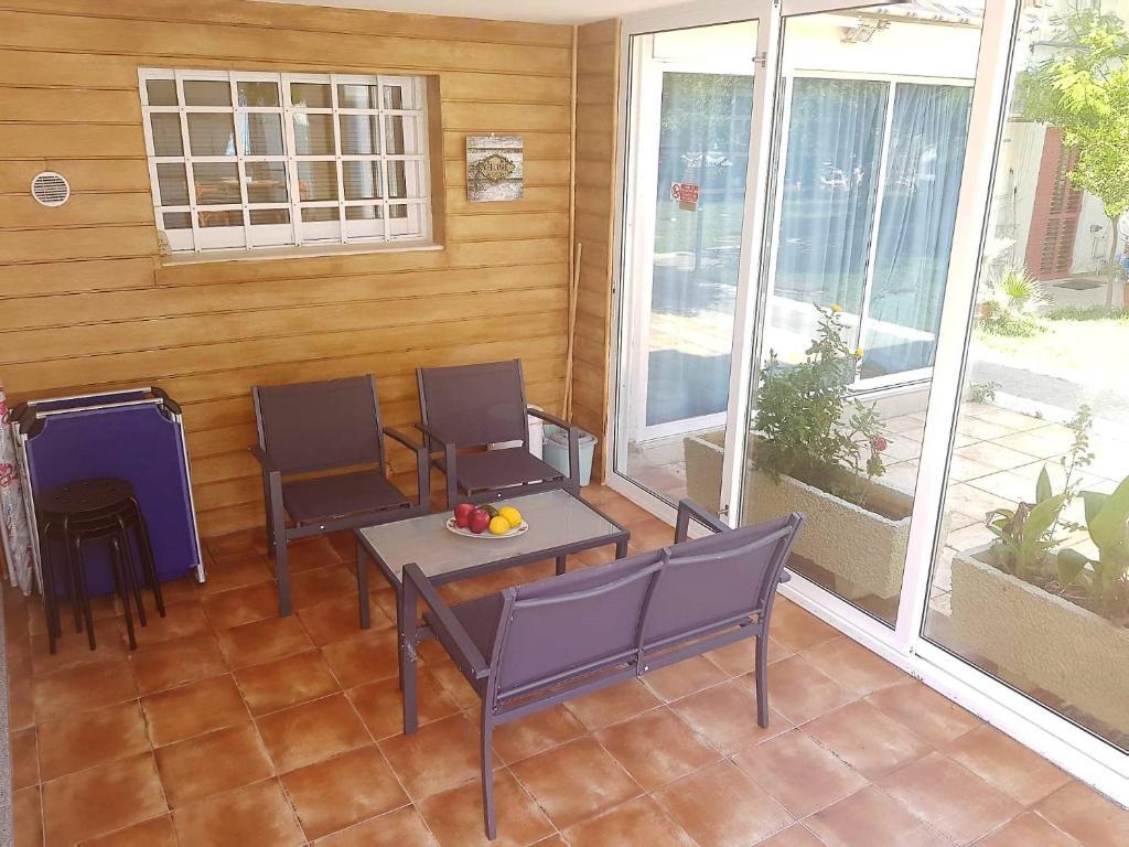 2 bedroom ground floor apt, 5 minutes walk from the beach — фото 1