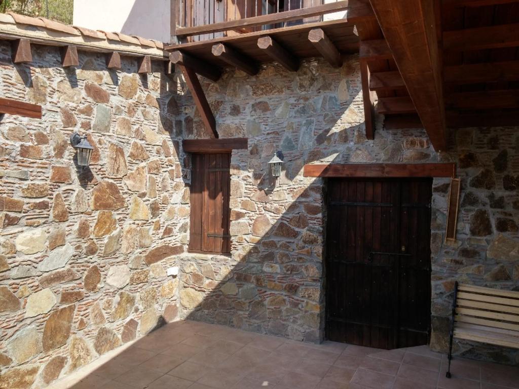 Какопетрия: Traditional Villa