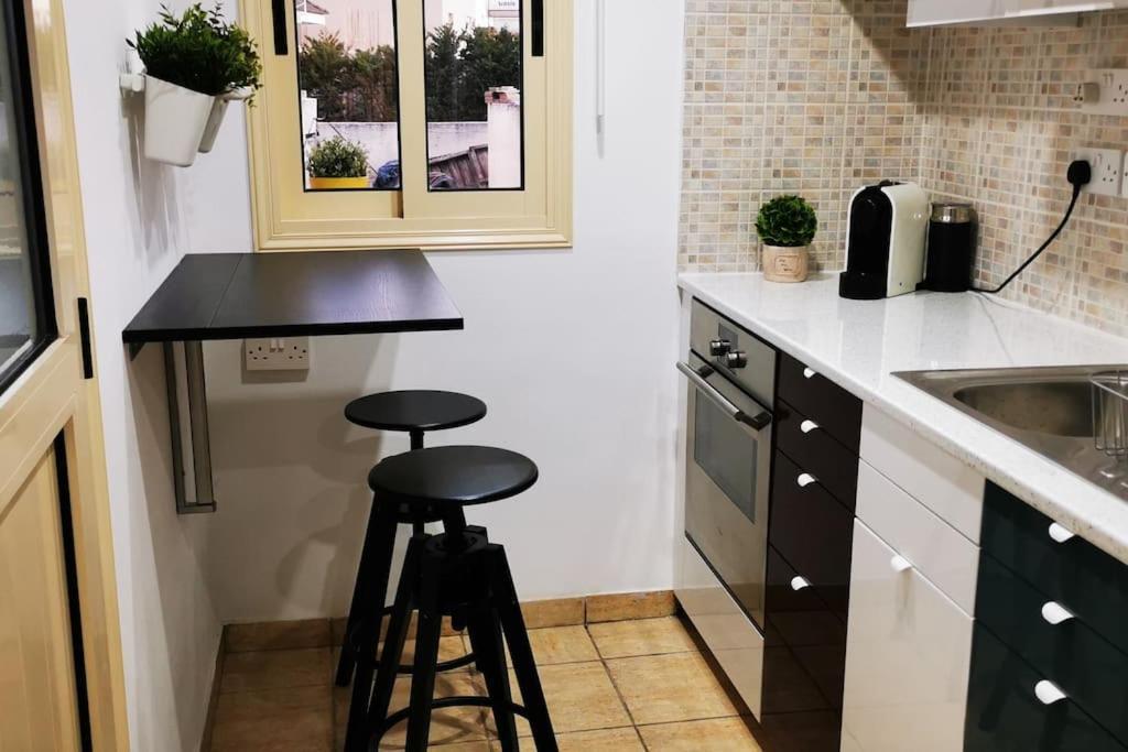 Лимассол: Pretty and quiet studio, with wifi and parking