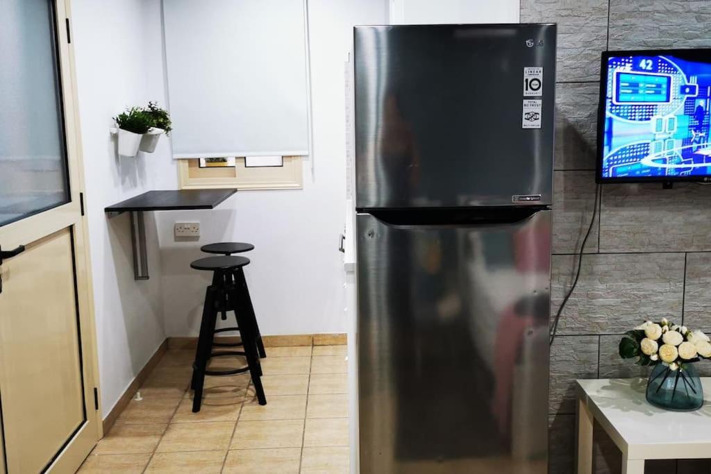 Лимассол: Pretty and quiet studio, with wifi and parking