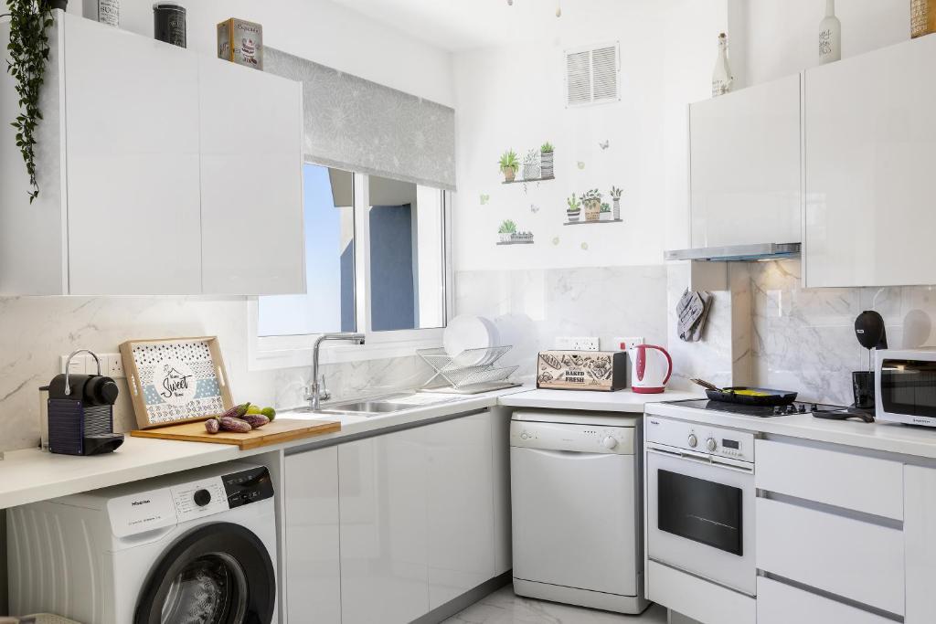 Lovely 3-bedroom apartment in Prokymea court — фото 2