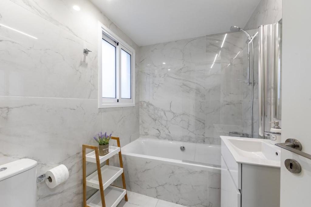 Lovely 3-bedroom apartment in Prokymea court — фото 6