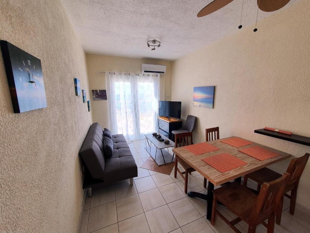 Пафос: Poseidon 51 - Beachfront Two Bedroom Apartment