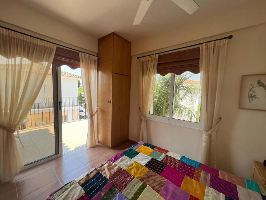 Паралимни: 3bdr villa-pool/700m from a blue flag beach!