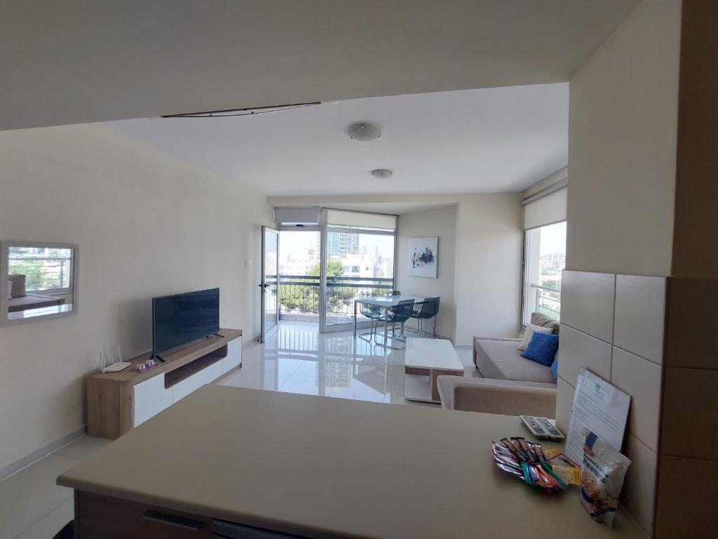 Marathon Sea View apartment 407 — фото 2