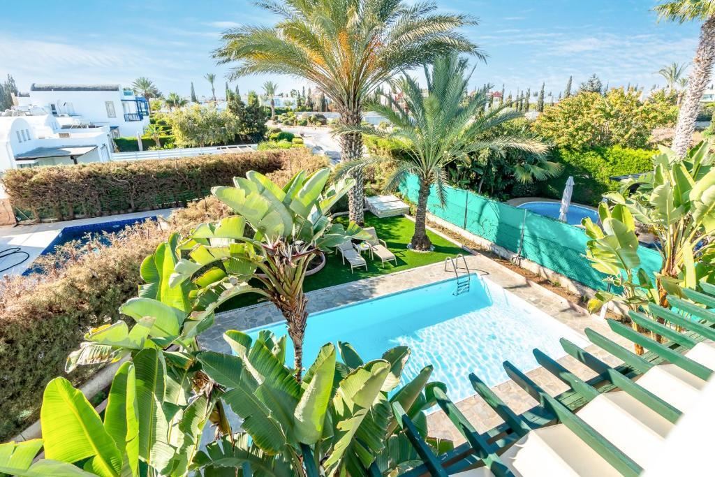 Кити: Villa Poseidon Gardens by Ezoria