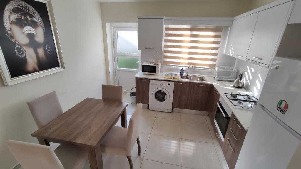 Авгору: Royal Sun Holiday Villa, 2 Bedroom Semi-detached