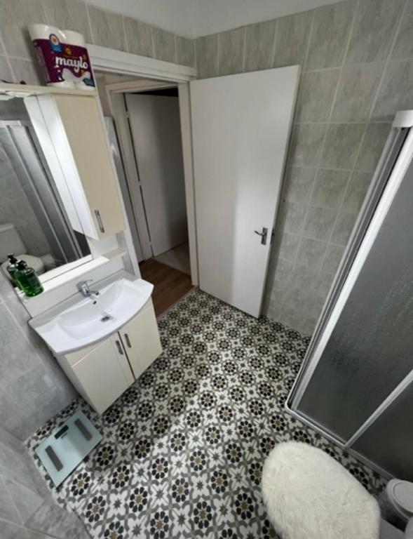 Girne Center 3 rooms 150 m to Beach — фото 4