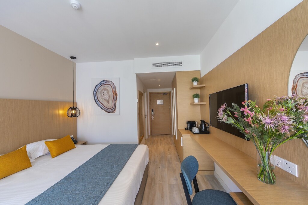Протарас: Leonardo Crystal Cove & Spa by the sea - Adults Only