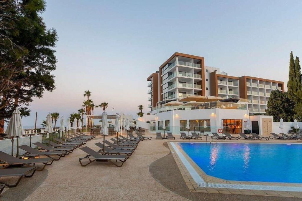 Протарас: Leonardo Crystal Cove & Spa by the sea - Adults Only