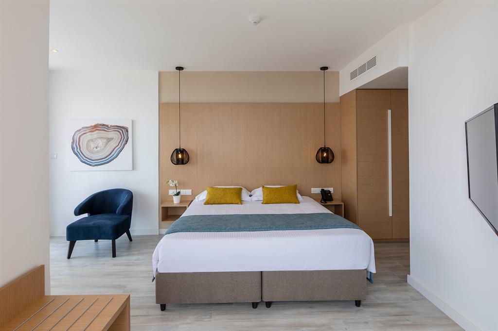 Протарас: Leonardo Crystal Cove & Spa by the sea - Adults Only