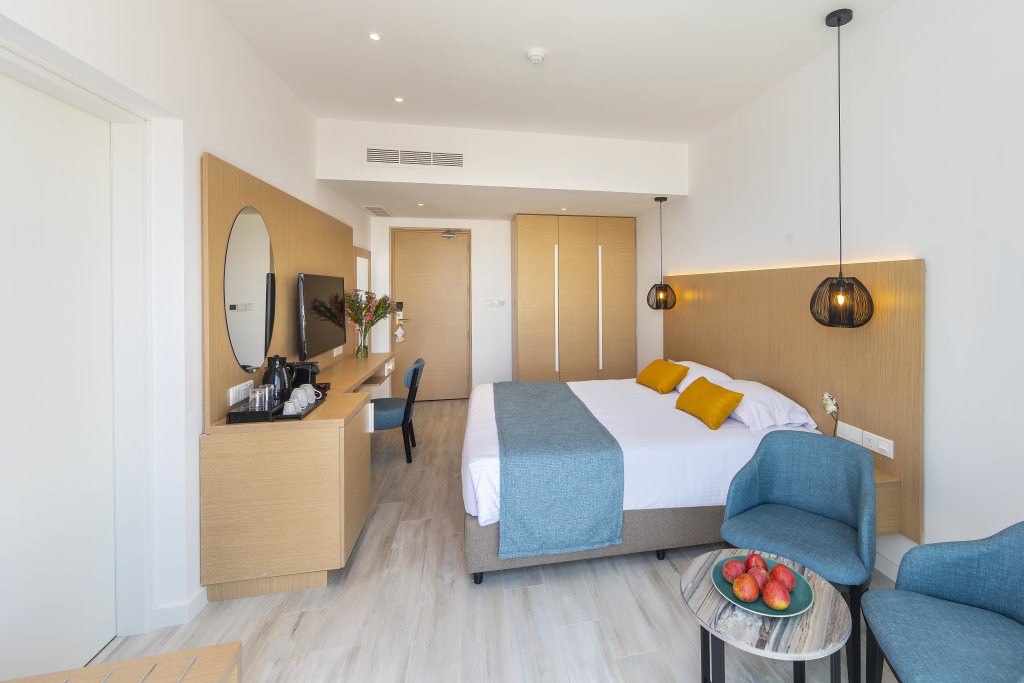 Протарас: Leonardo Crystal Cove & Spa by the sea - Adults Only