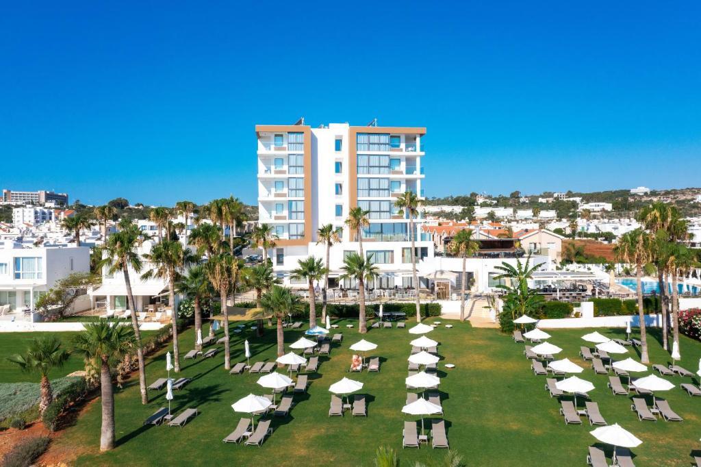 Протарас: Leonardo Crystal Cove & Spa by the sea - Adults Only