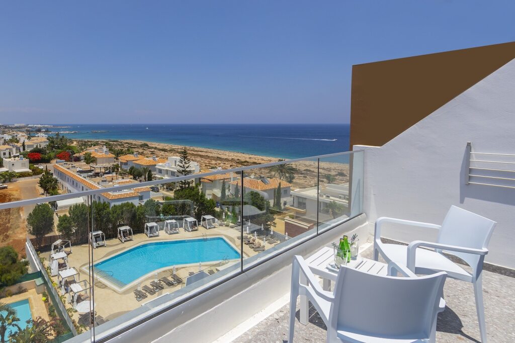 Протарас: Leonardo Crystal Cove & Spa by the sea - Adults Only