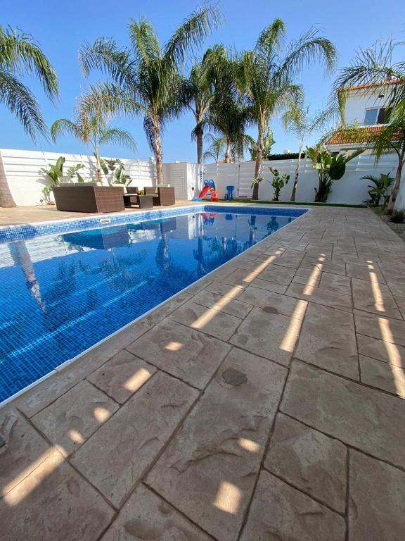 Паралимни: Villa Angel - Exotic Villa 200m From Beach