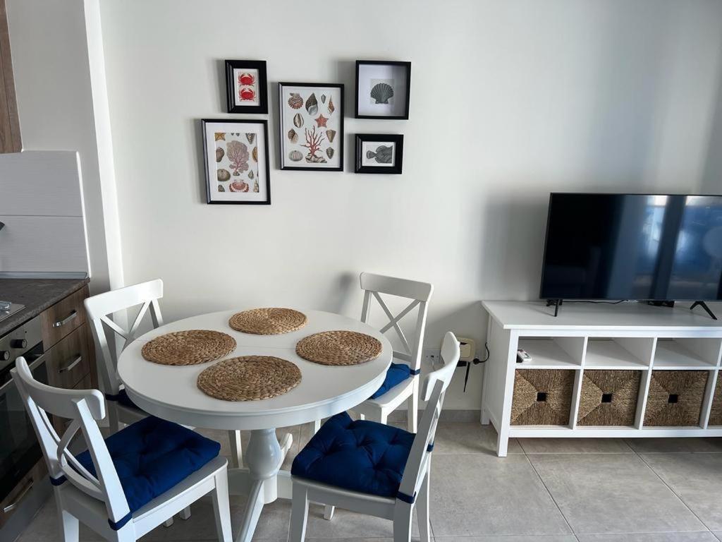 Авгору: Royal Life Poseidon Block B 1 bedroom