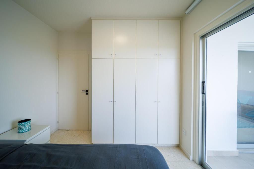 Пафос: 2bed Apartment by the Sea
