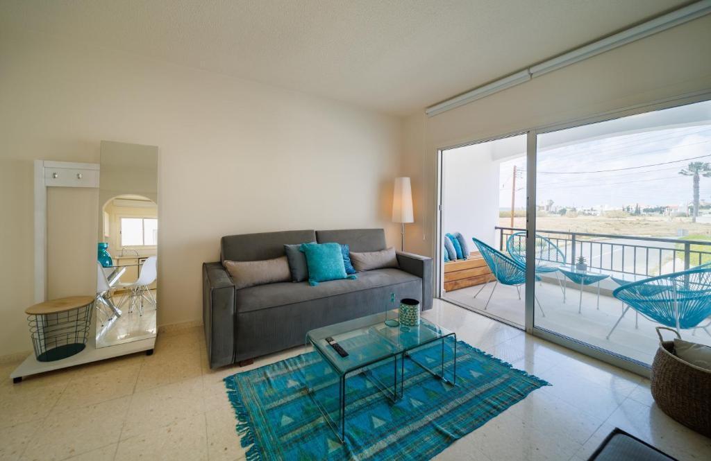Пафос: 2bed Apartment by the Sea