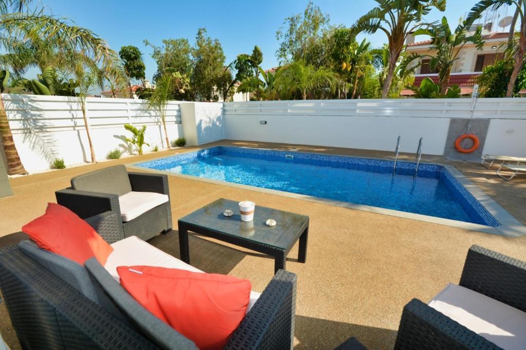 Паралимни: Villa Mario - 2min walk from Kapparis Beach