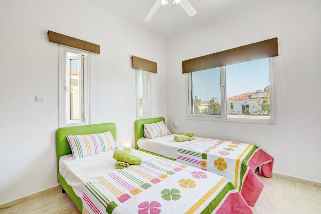 Паралимни: Villa Mario - 2min walk from Kapparis Beach