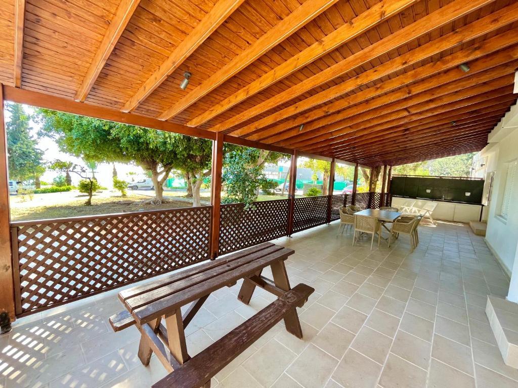 Агиос Тихонас: Dream Beachfront Bungalow