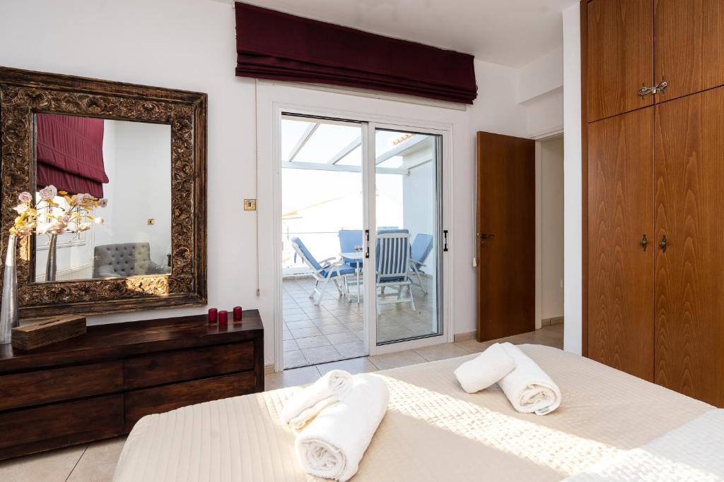 Паралимни: BLUET Seaview Villa DPSA1