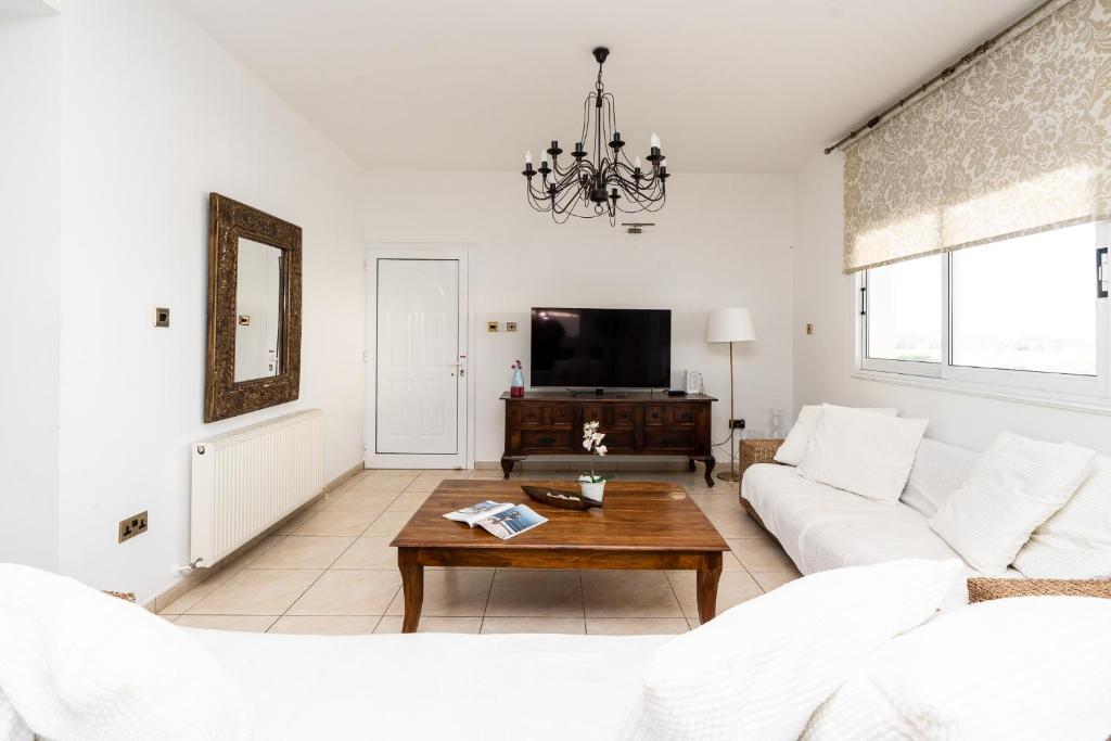 Паралимни: BLUET Seaview Villa DPSA1