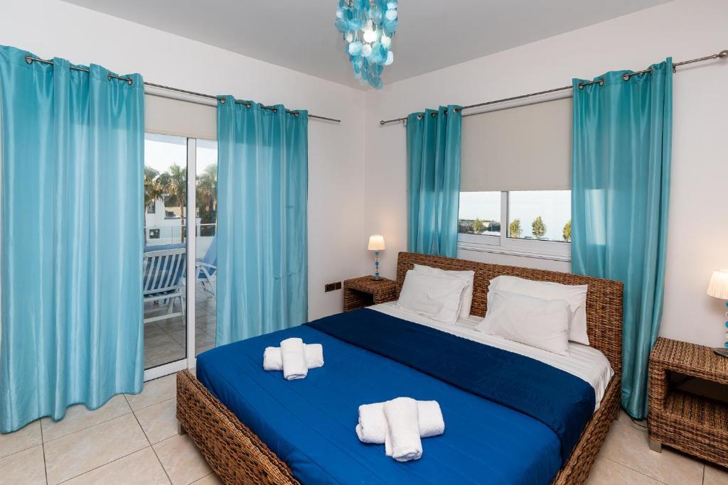 Паралимни: BLUET Seaview Villa DPSA1