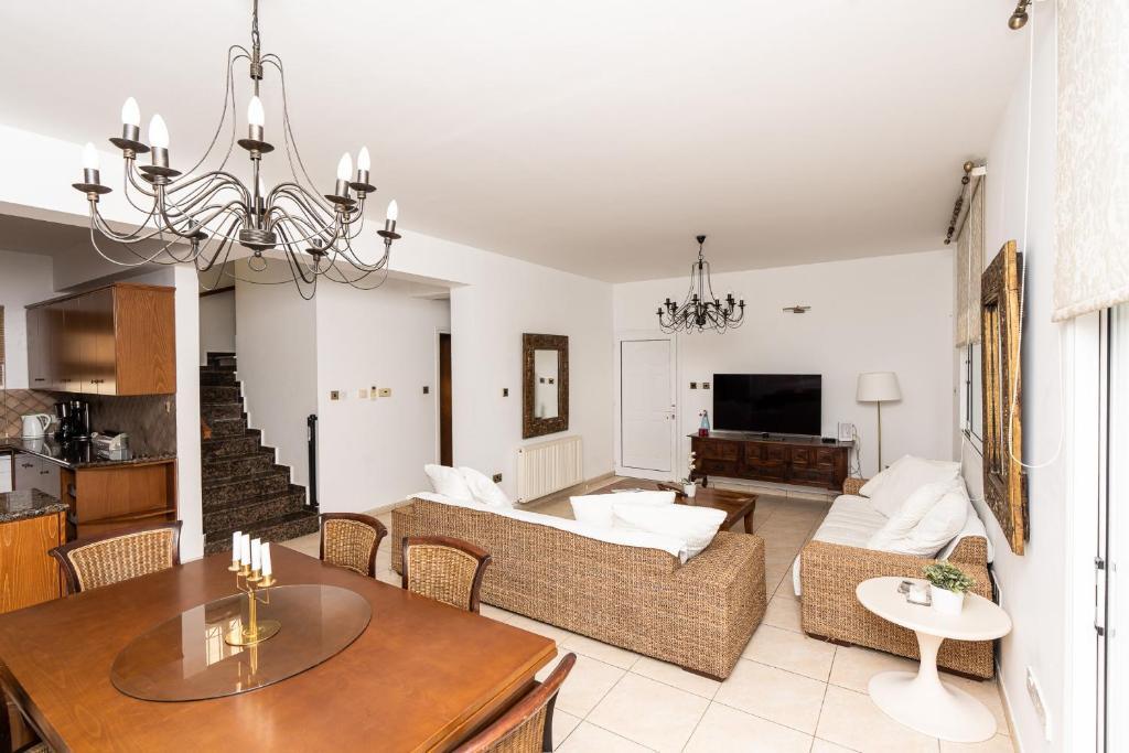 Паралимни: BLUET Seaview Villa DPSA1
