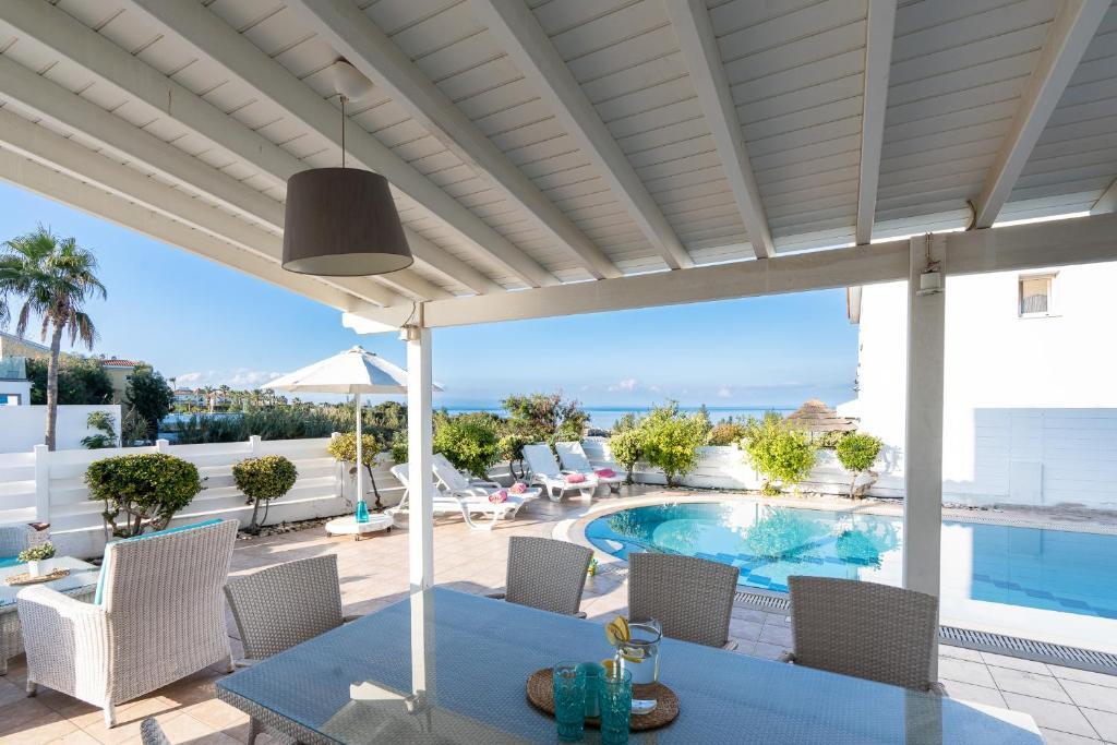 Паралимни: BLUET Seaview Villa DPSA1